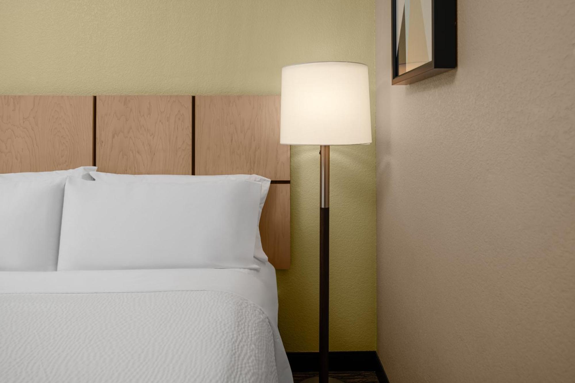 แคนเดิ้ลวูด สวีท เทอร์ล็อก Hotel เทอร์ล็อค ภายนอก รูปภาพ