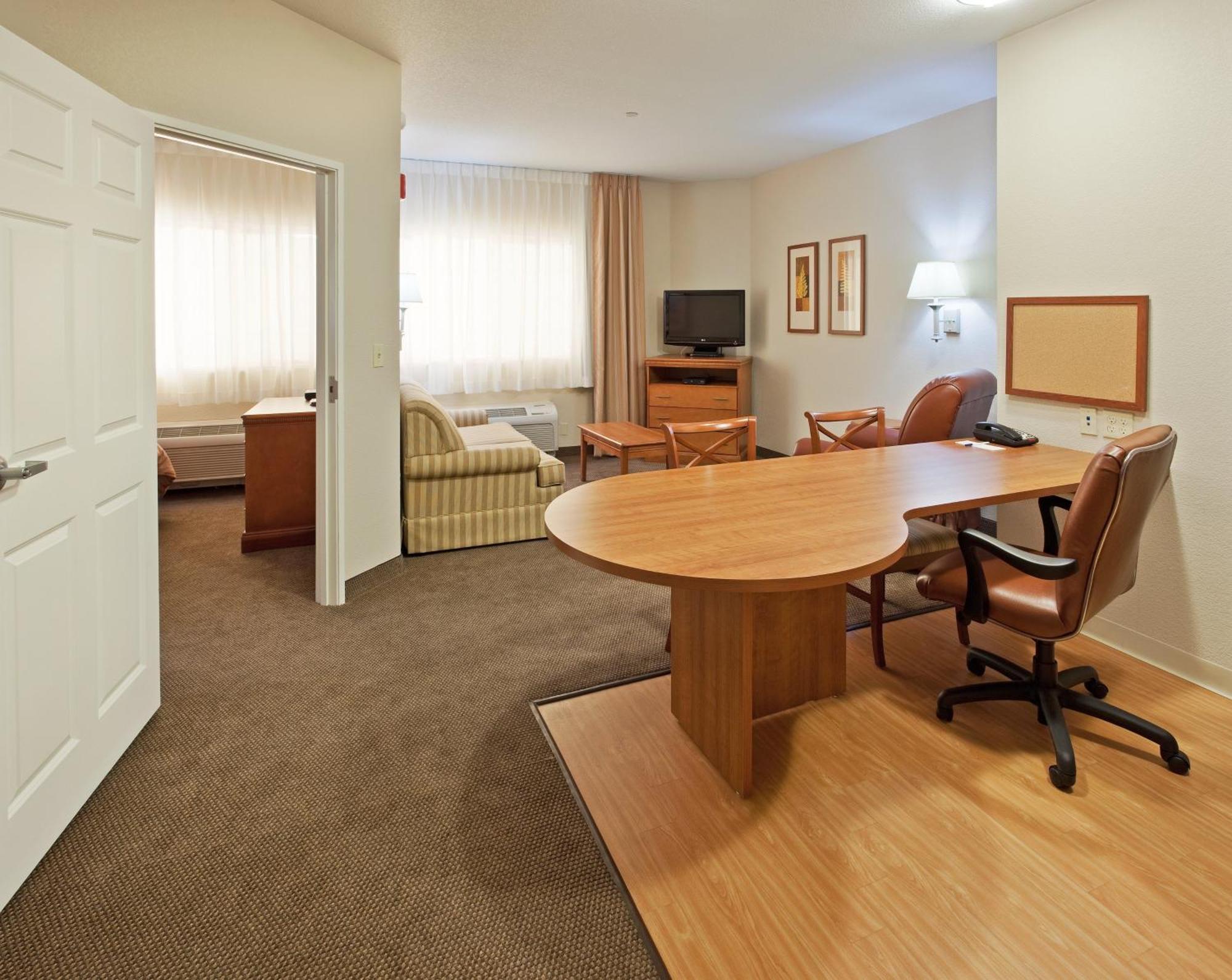 แคนเดิ้ลวูด สวีท เทอร์ล็อก Hotel เทอร์ล็อค ภายนอก รูปภาพ